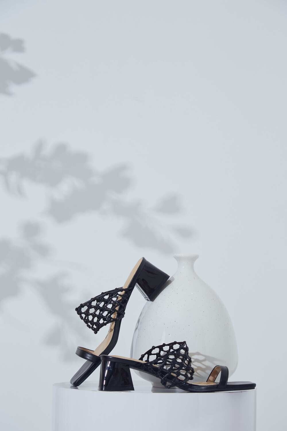 WOVEN SANDALS - BLACK