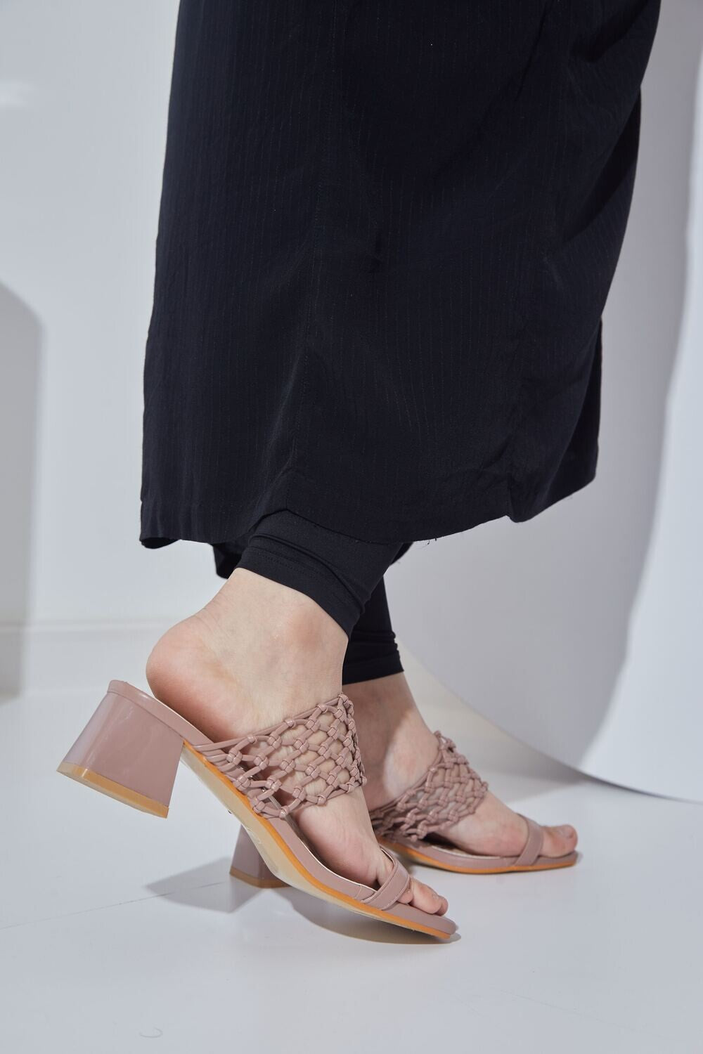 WOVEN SANDALS - CHOCO