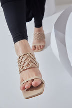 WOVEN SANDALS - NUDE