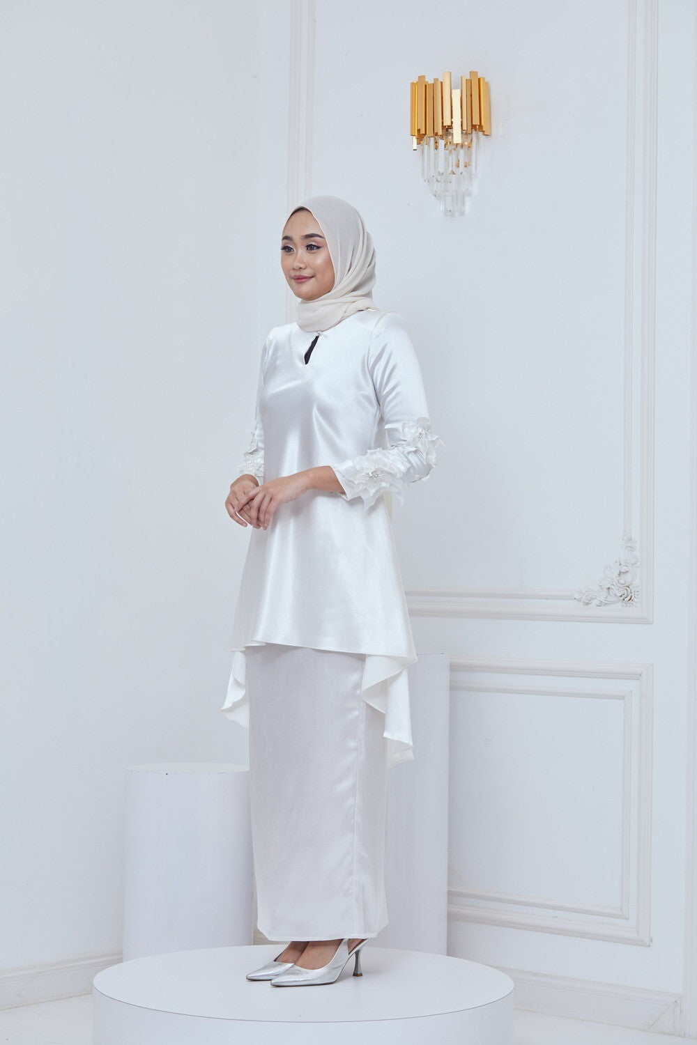 ANGGUN SERIES - WHITE