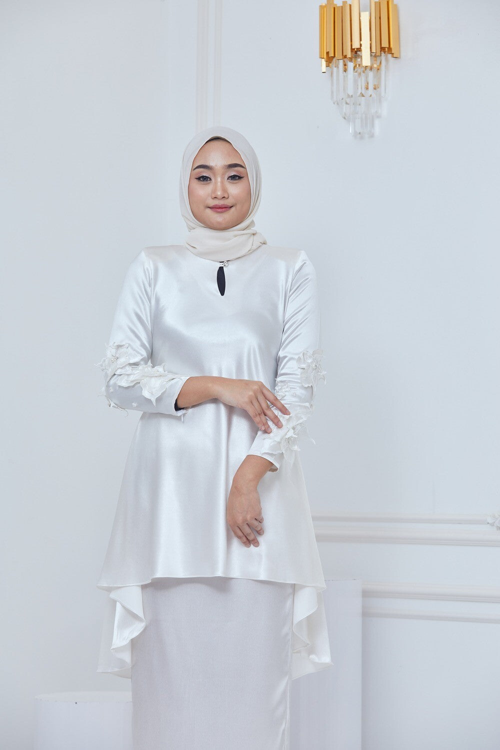 ANGGUN SERIES - WHITE