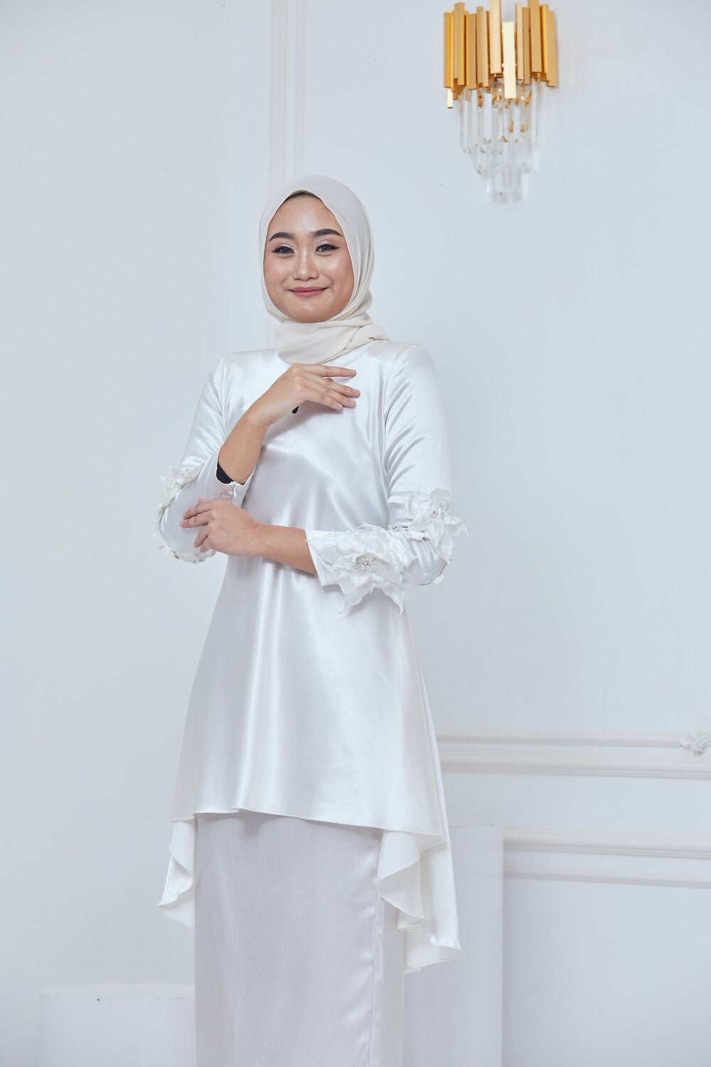 ANGGUN SERIES - WHITE