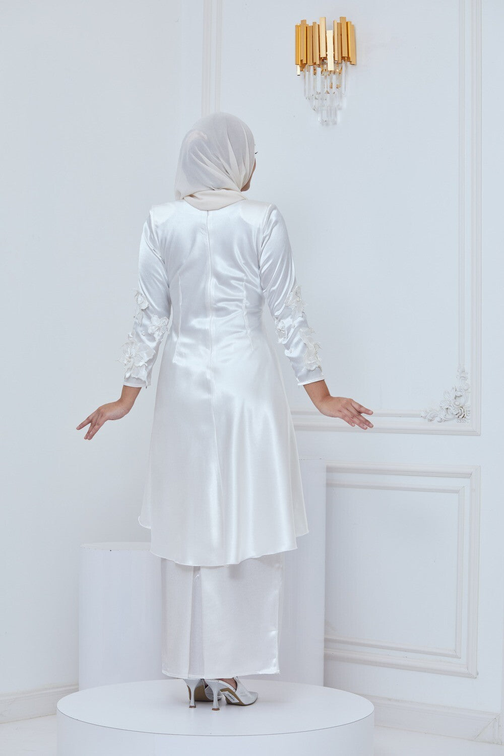 ANGGUN SERIES - WHITE