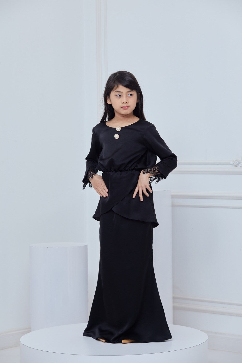 SOFEAS ERINA KIDS - BLACK