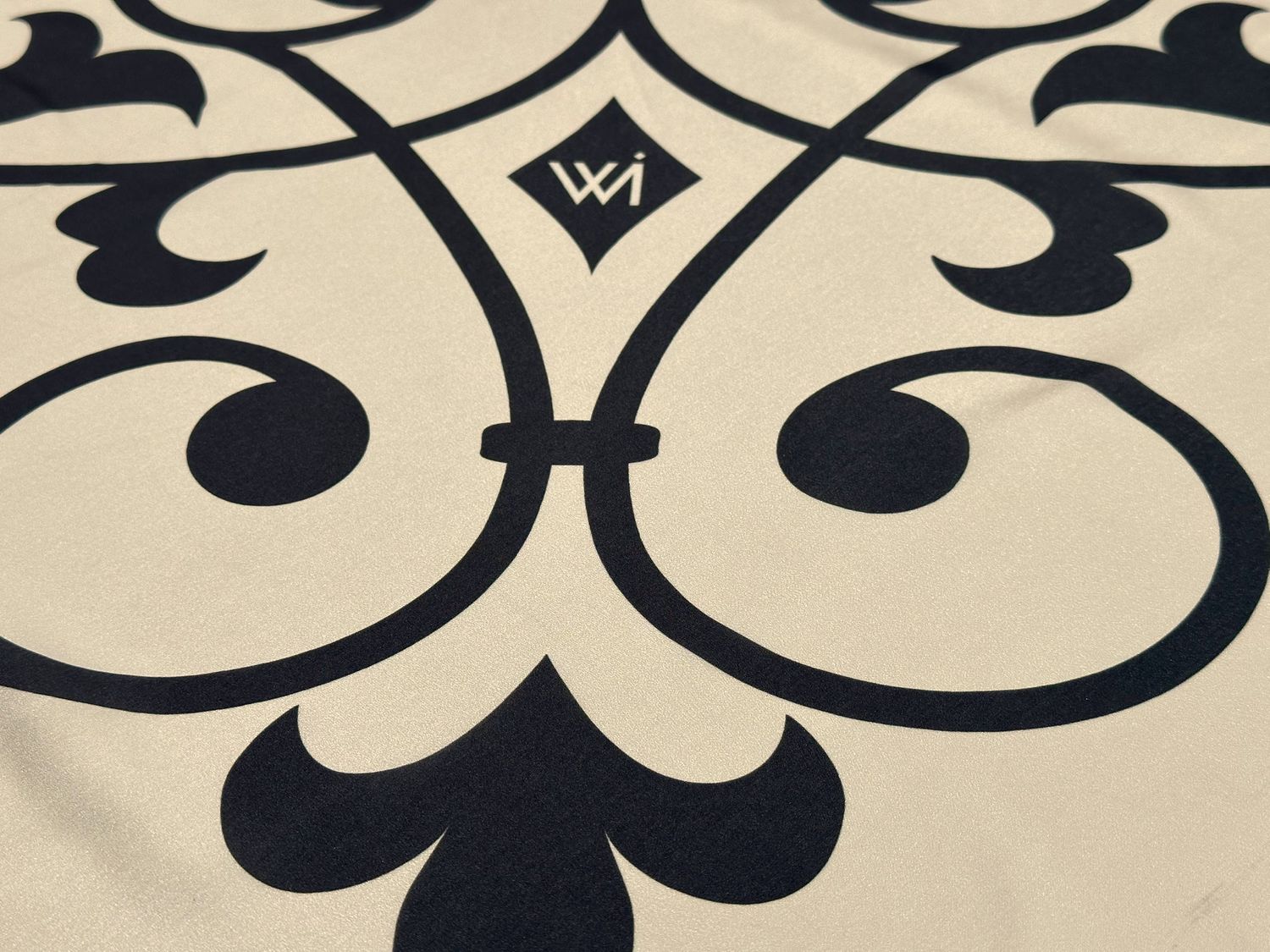 ELARIA SCARF - DOESKIN