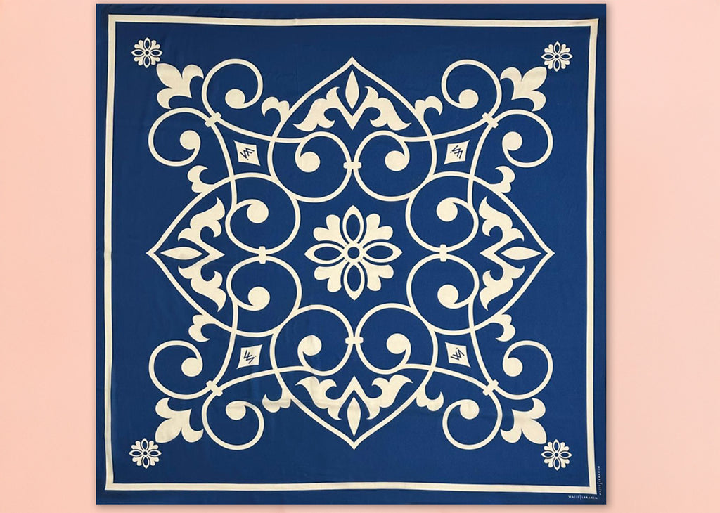 ELARIA SCARF - CLASSIC BLUE