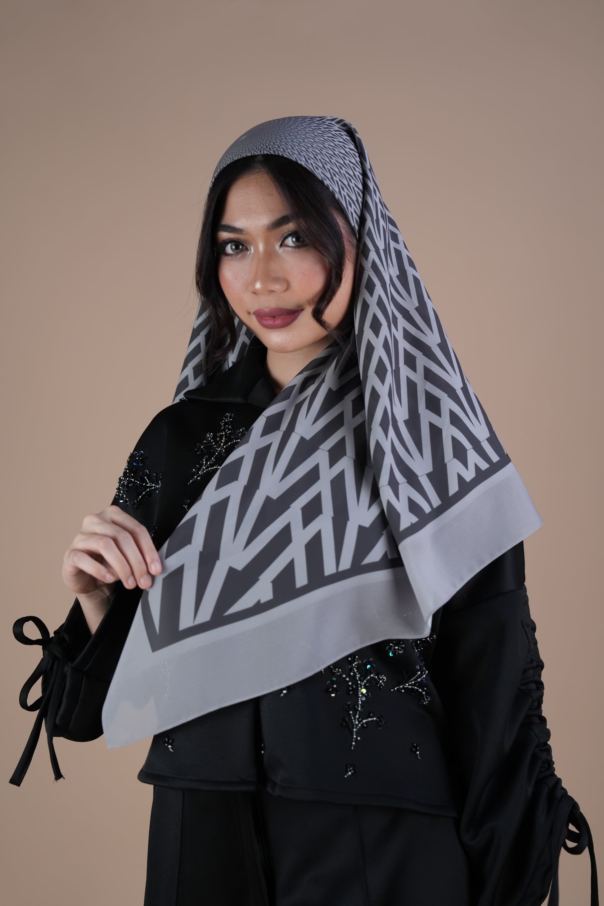 HYPNORIA - GREY CHARCOAL