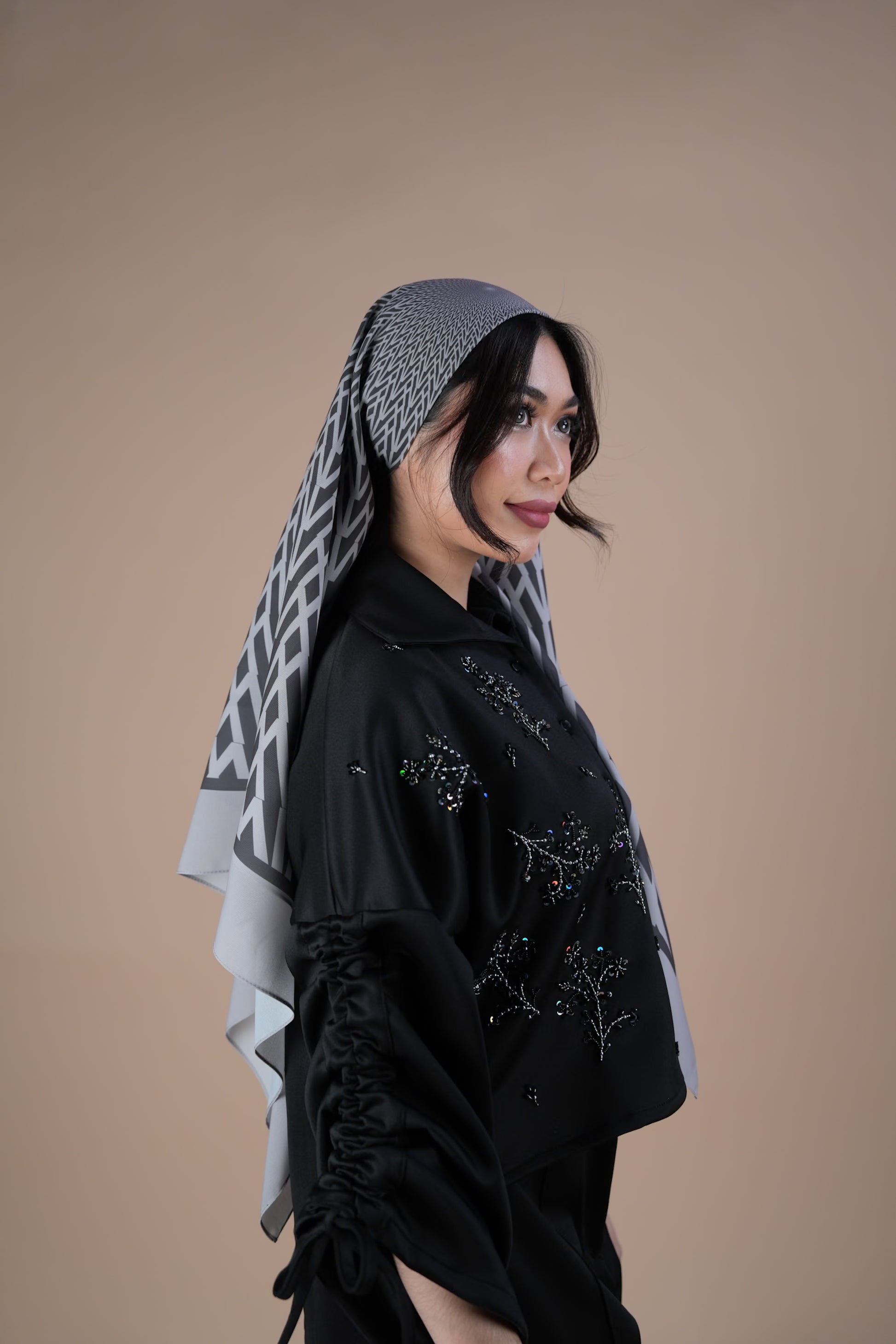 HYPNORIA - GREY CHARCOAL