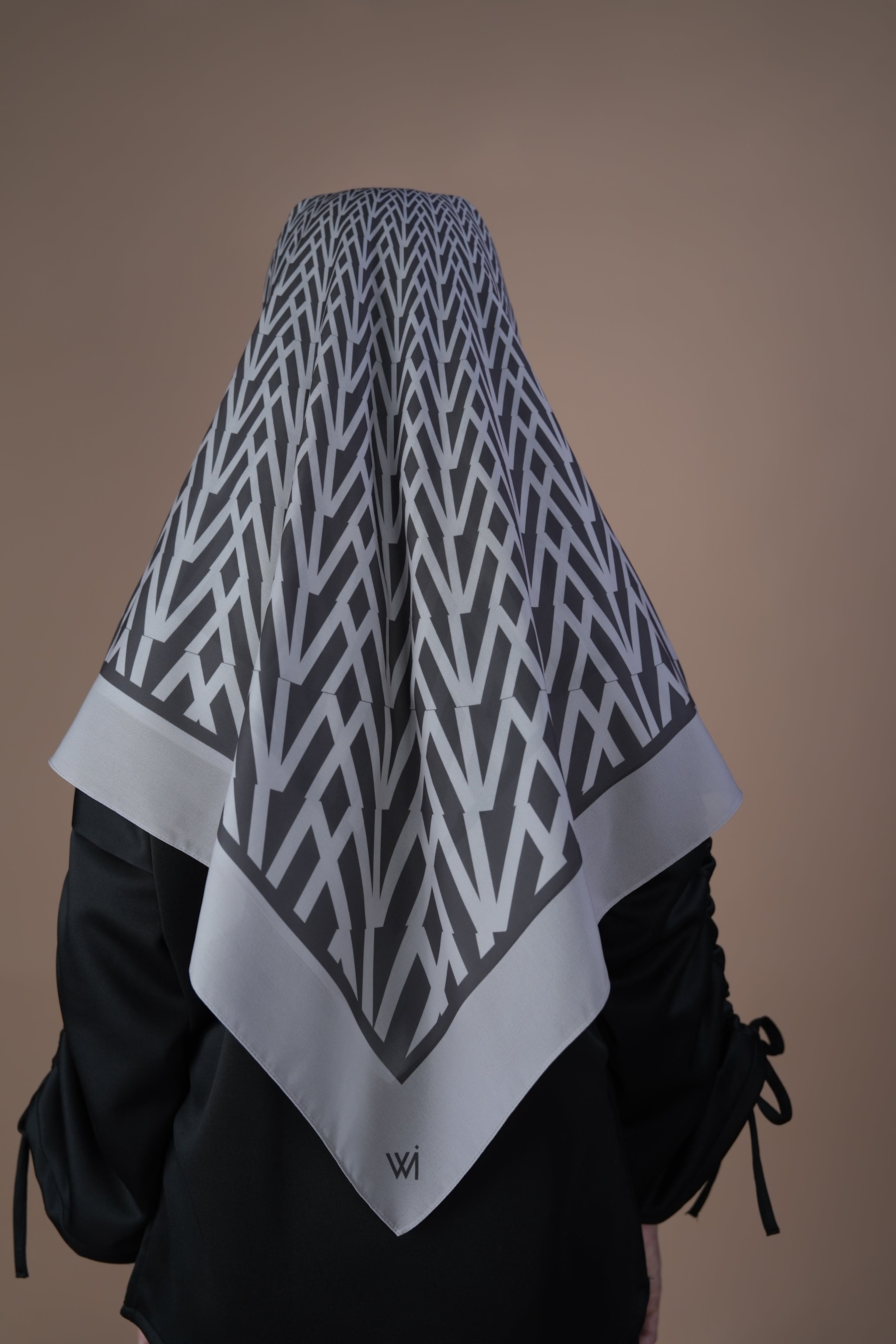 HYPNORIA - GREY CHARCOAL