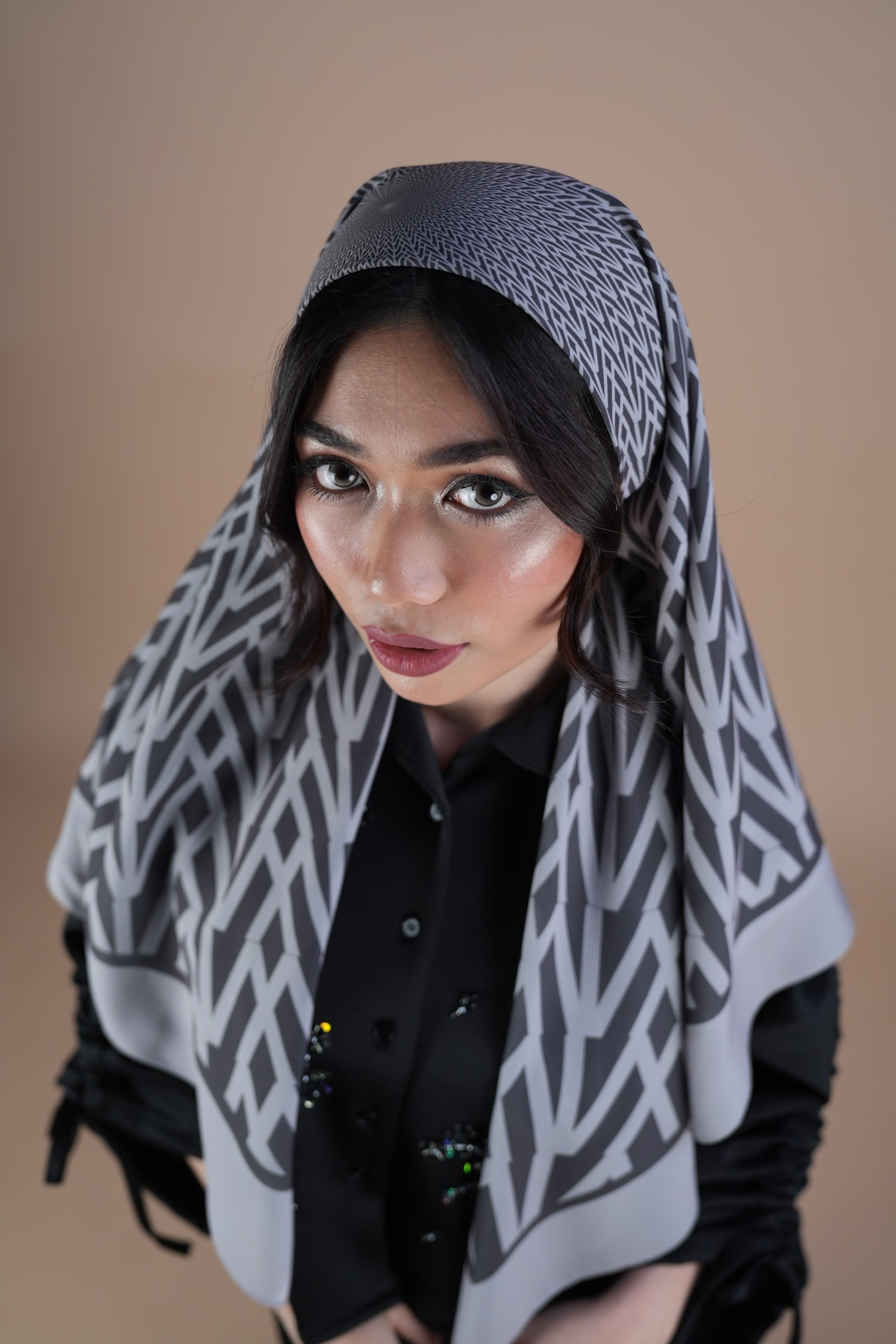 HYPNORIA - GREY CHARCOAL