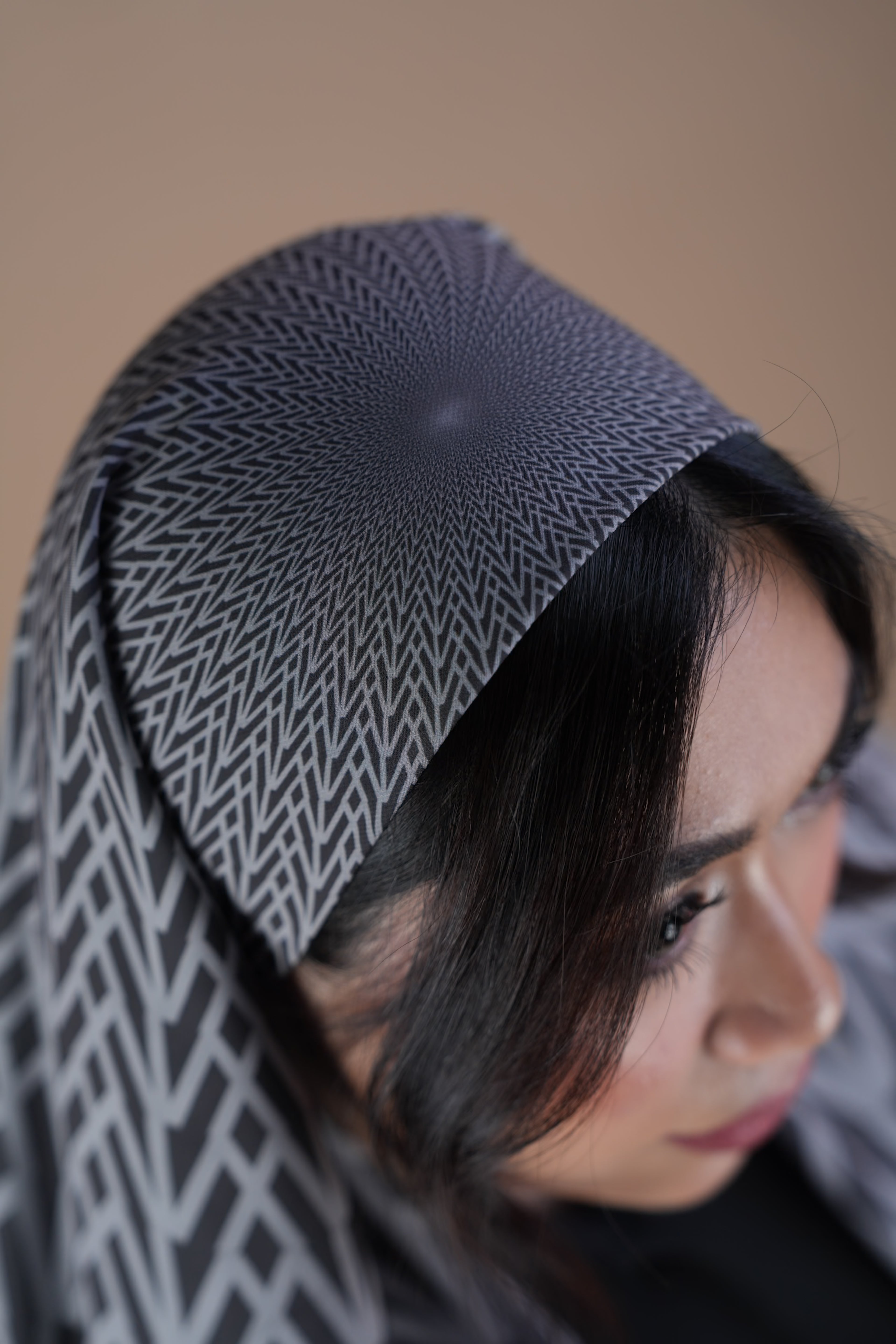 HYPNORIA - GREY CHARCOAL