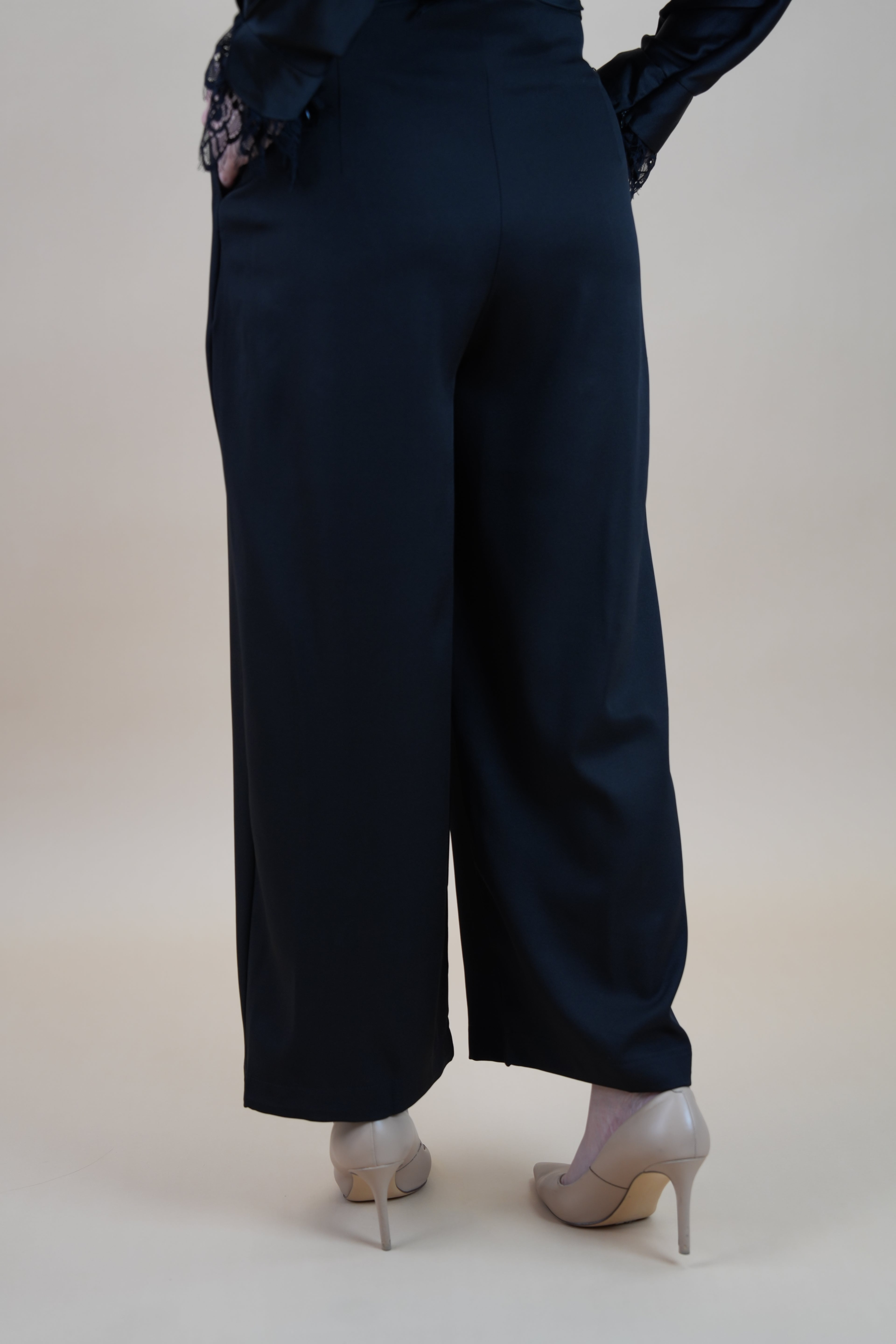 HIGH WAIST PANTS - BLACK