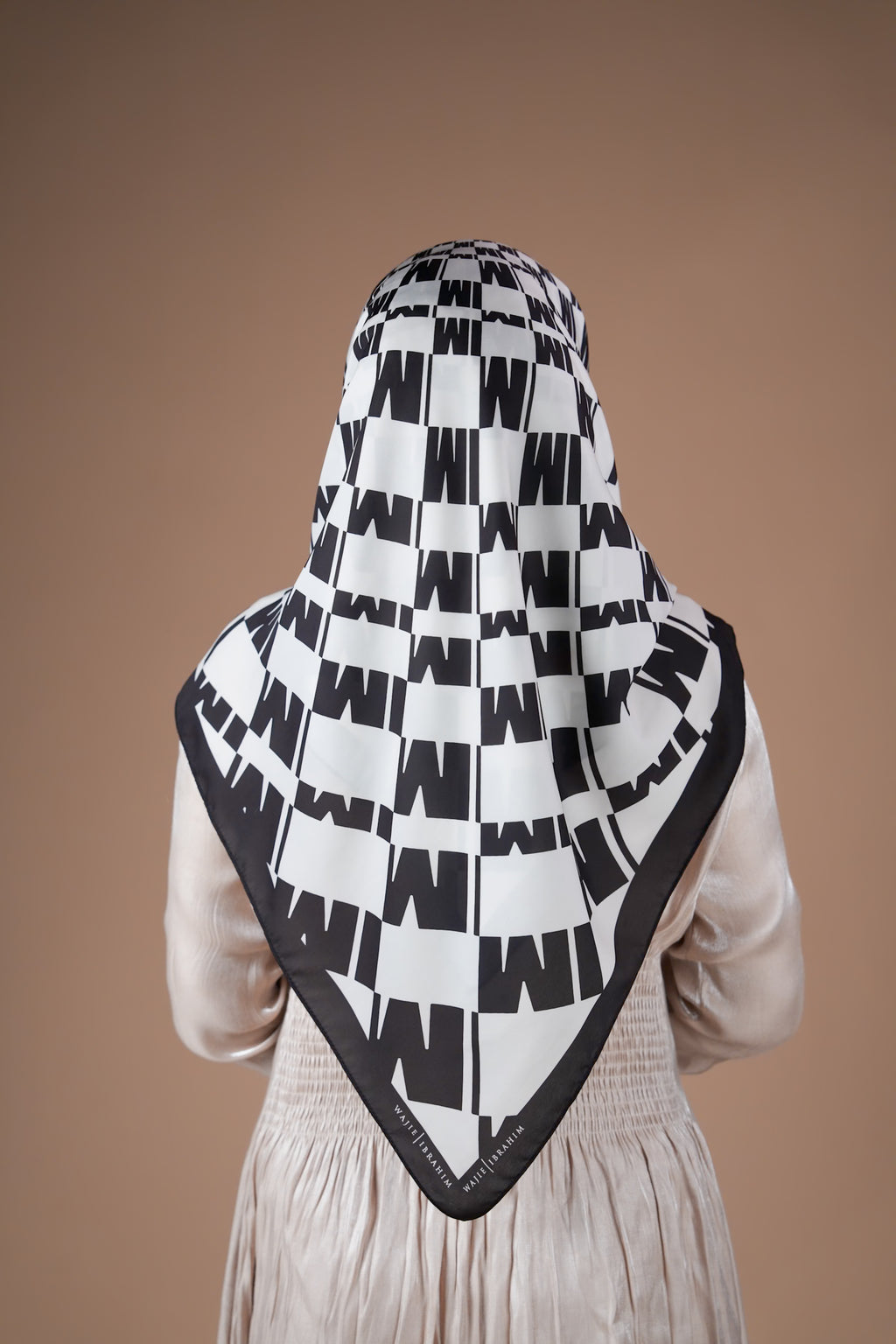 MELUR MIRAGE - BLACK & WHITE