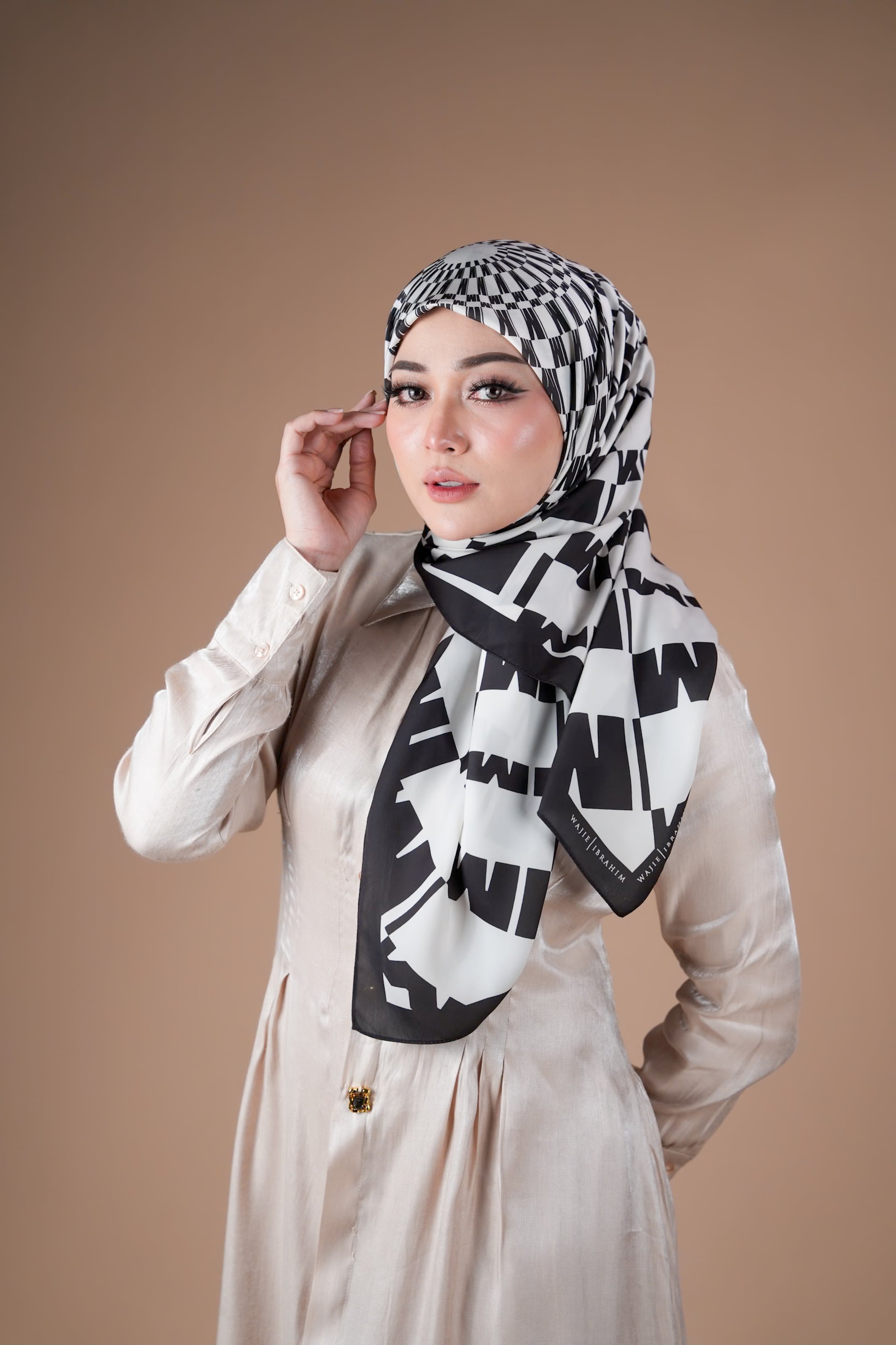 MELUR MIRAGE - BLACK & WHITE