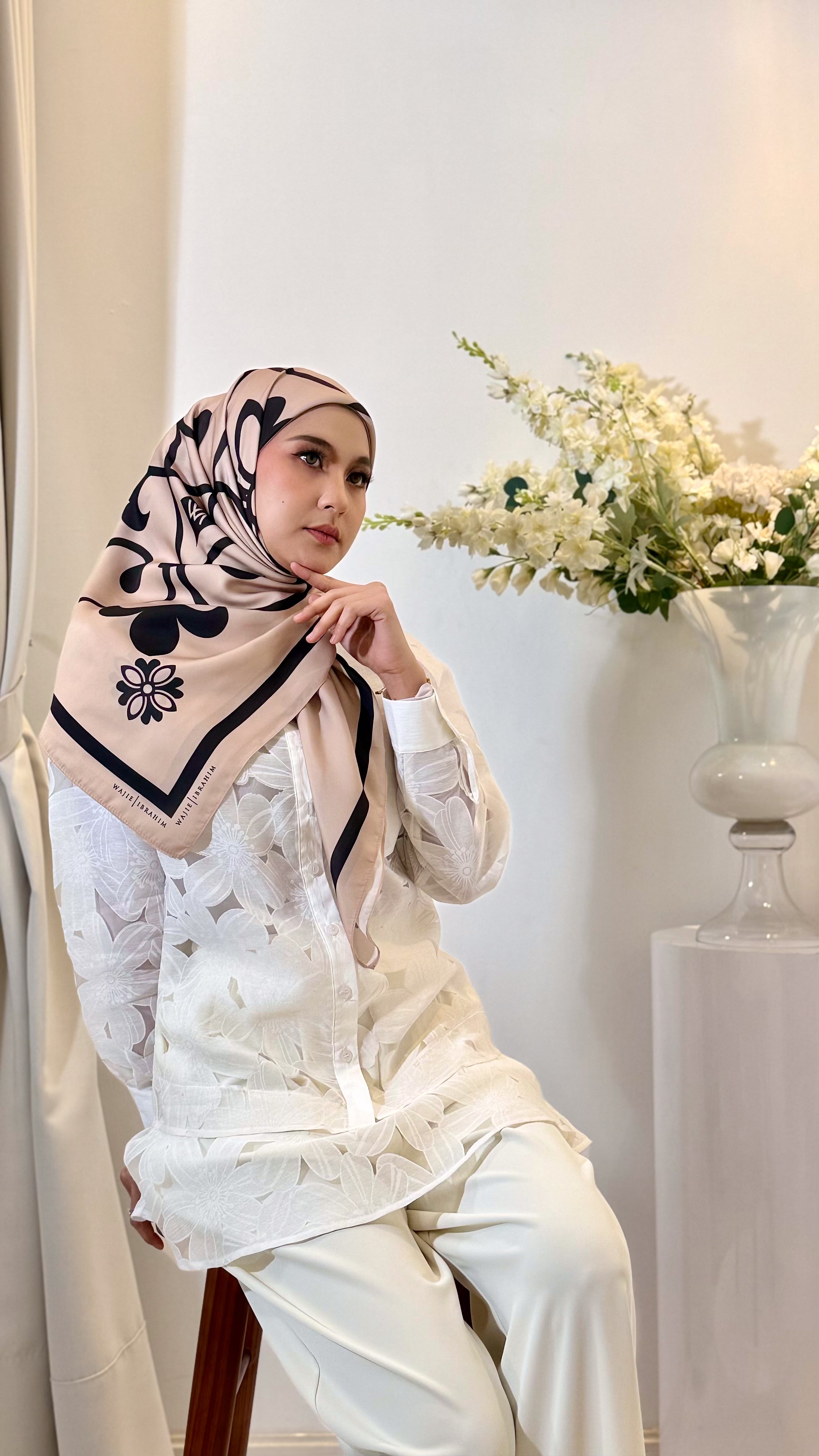 ELARIA SCARF - DOESKIN