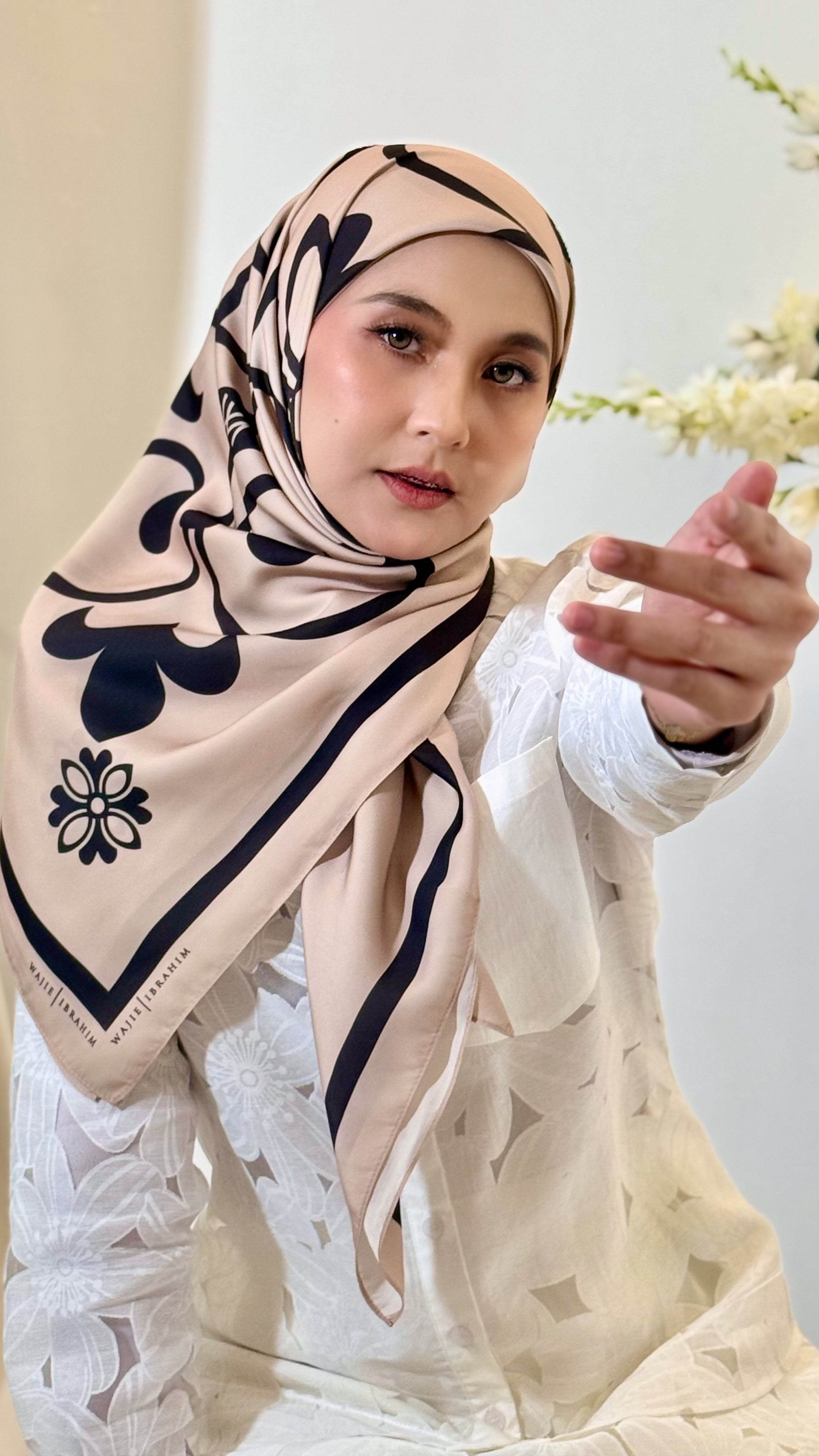 ELARIA SCARF - DOESKIN