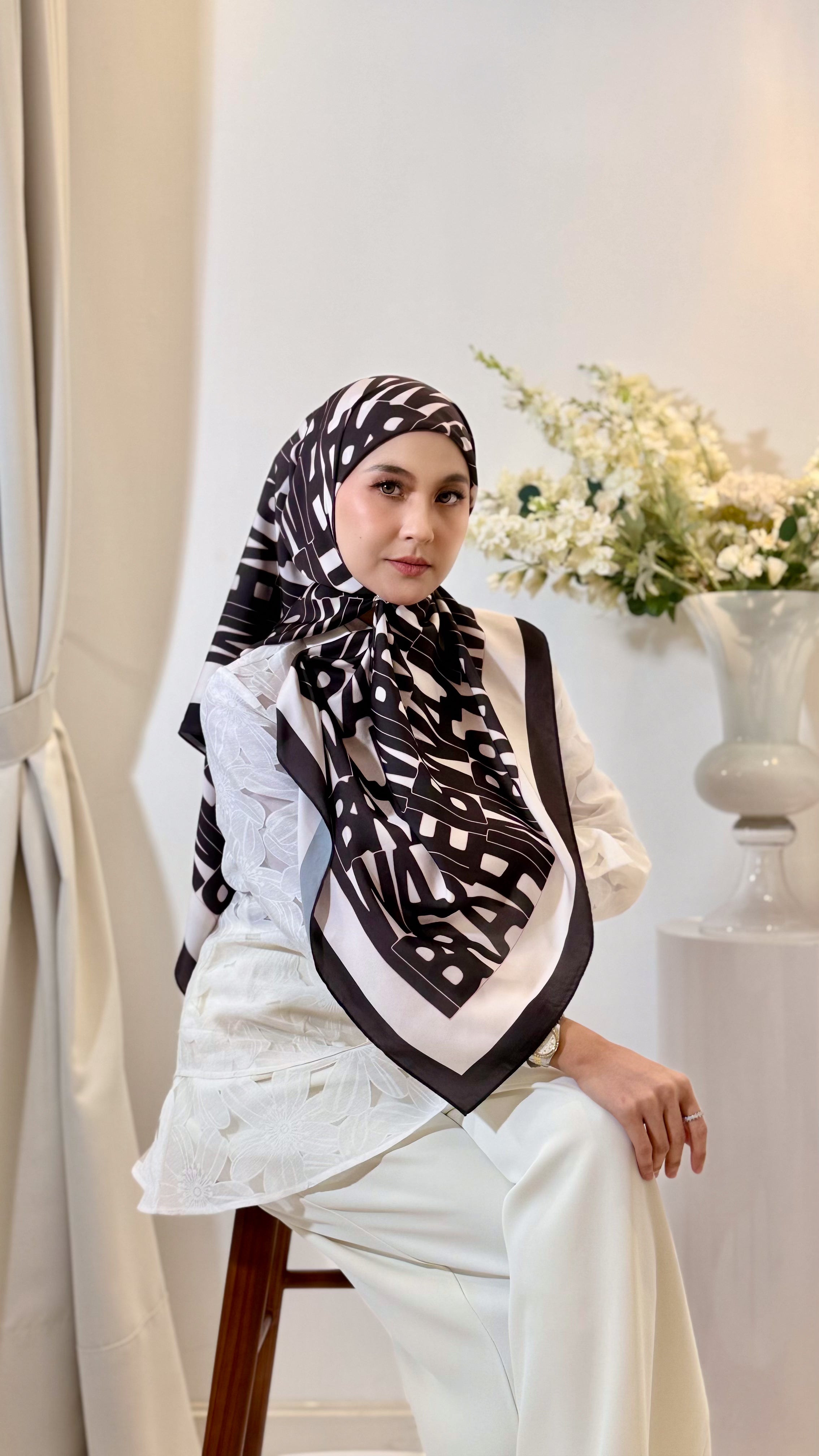MONTSERA SCARF - BLACKBEAUTY
