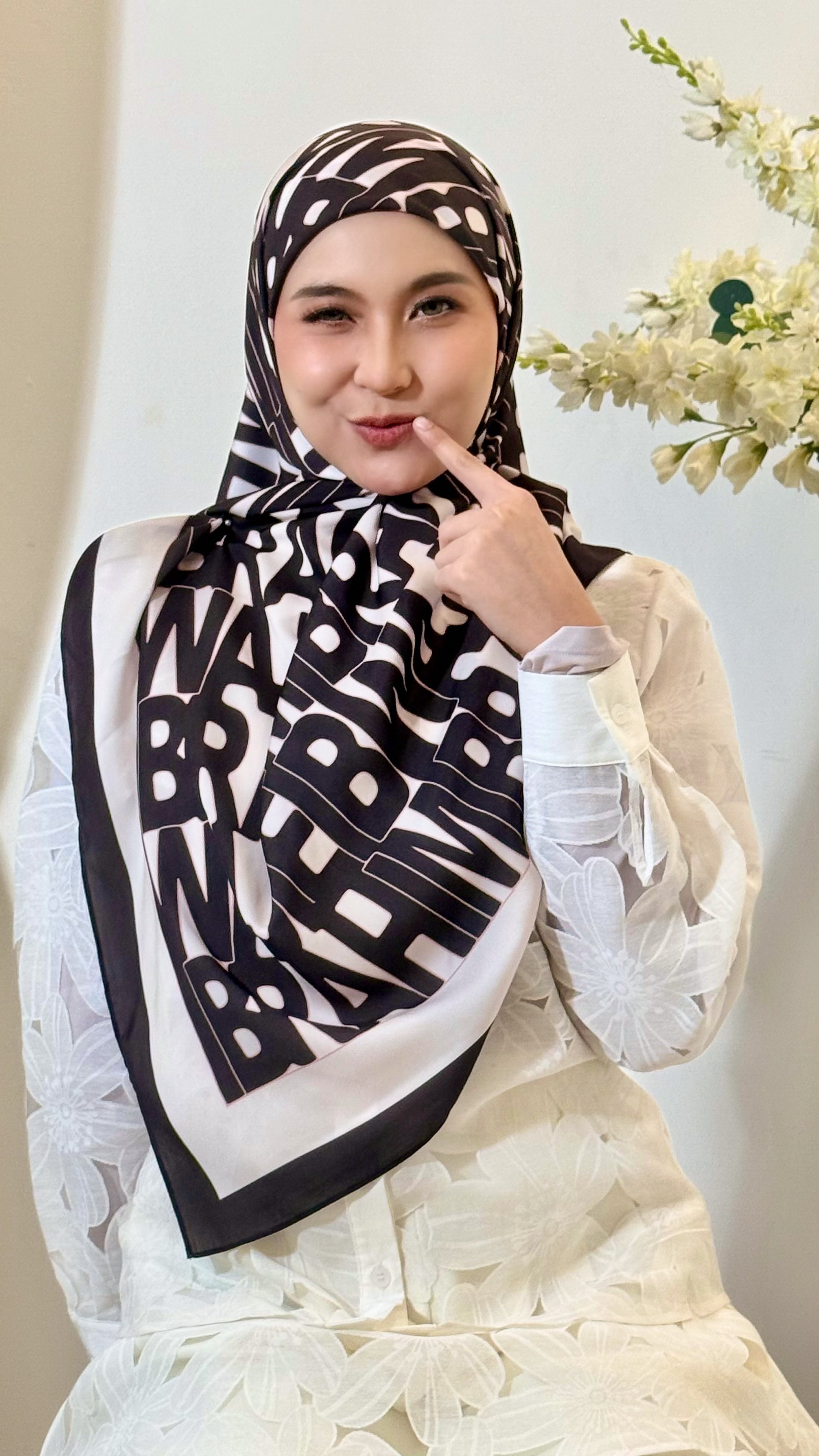 MONTSERA SCARF - BLACKBEAUTY