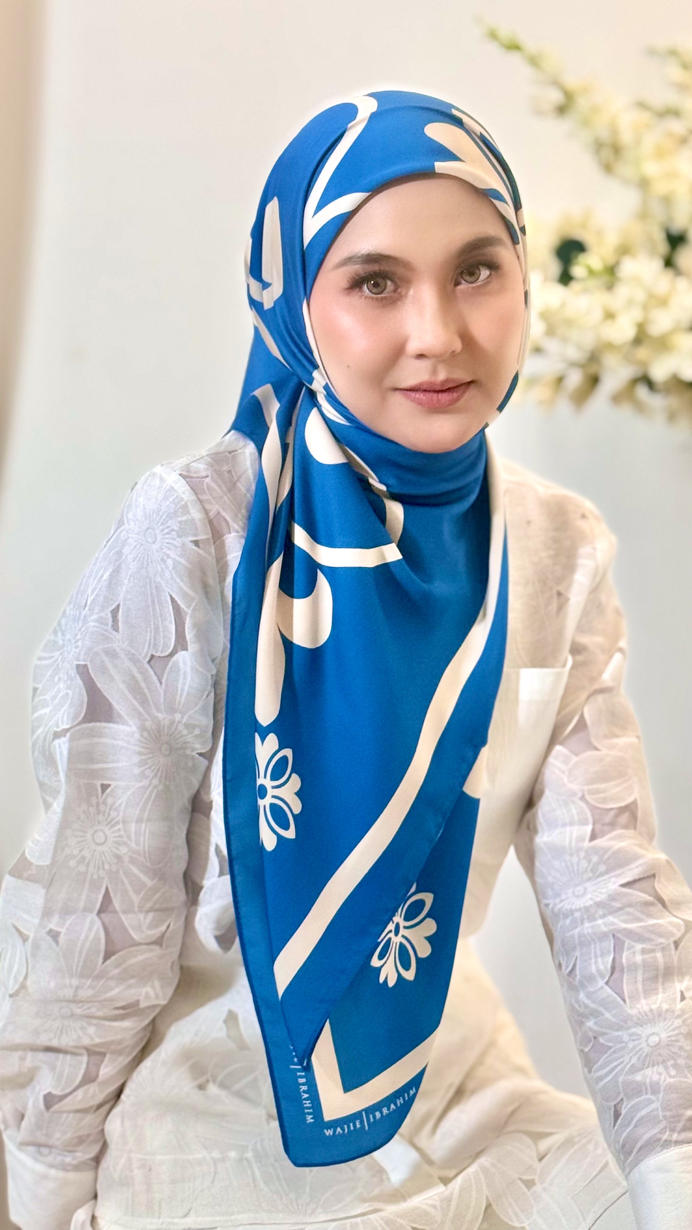 ELARIA SCARF - SAPPHIRE BLUE