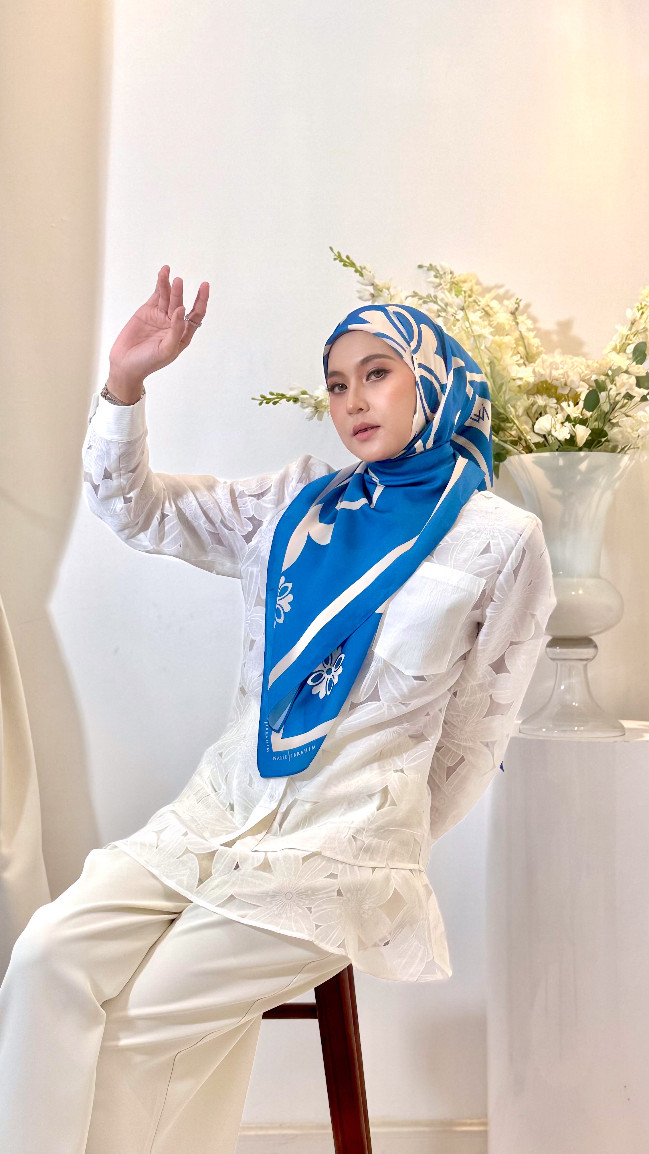 ELARIA SCARF - SAPPHIRE BLUE