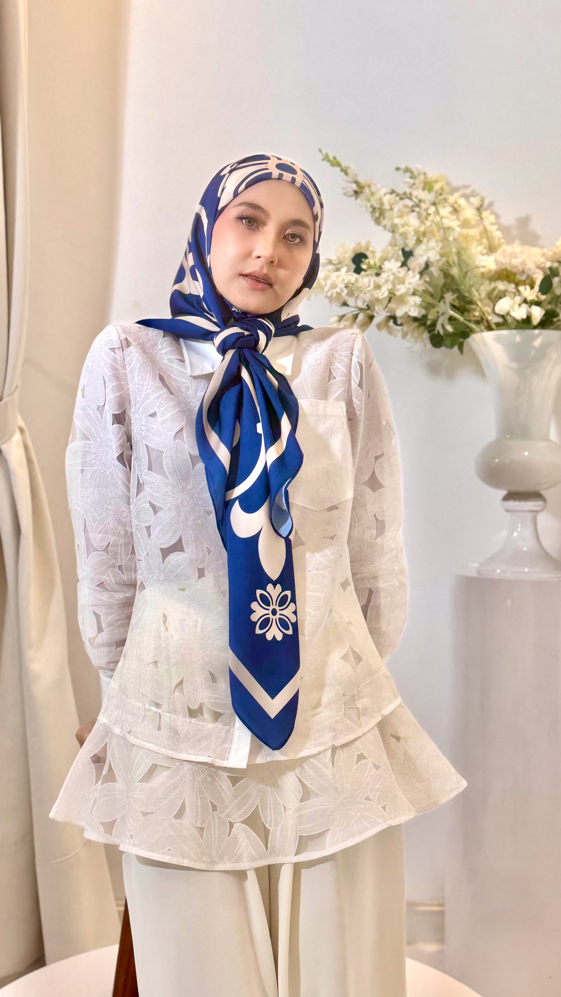 ELARIA SCARF - CLASSIC BLUE