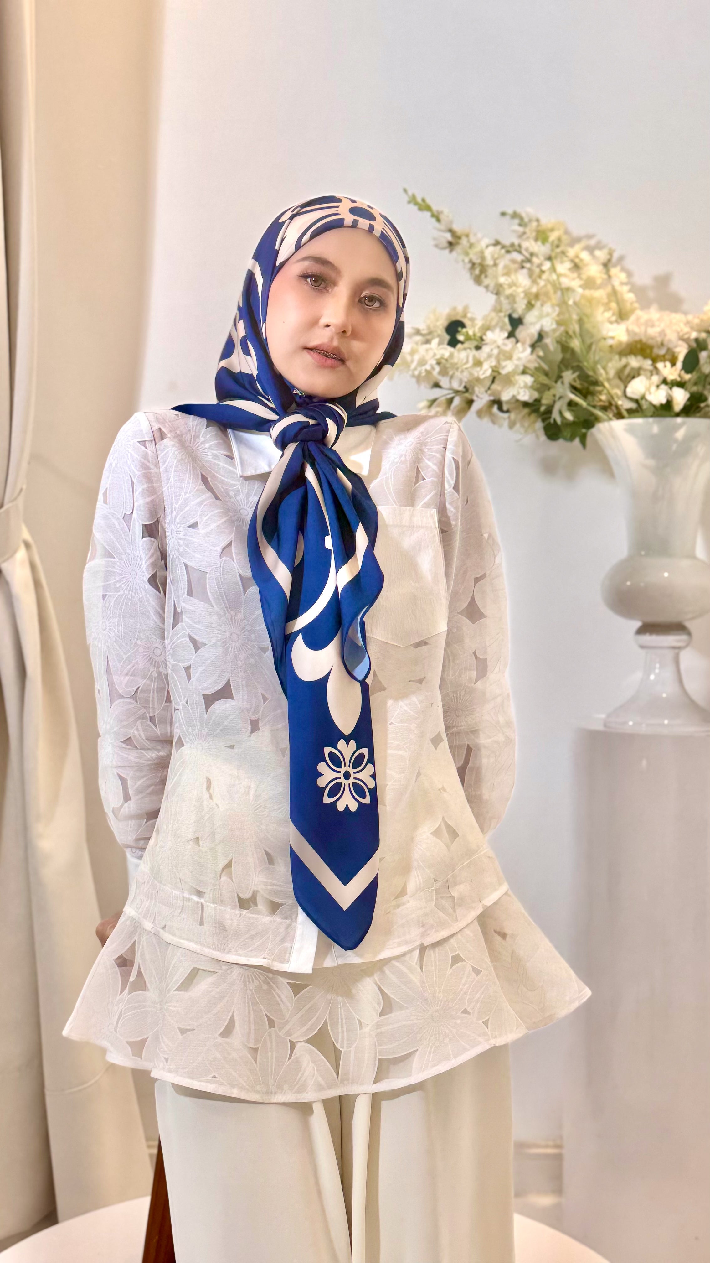 ELARIA SCARF - CLASSIC BLUE