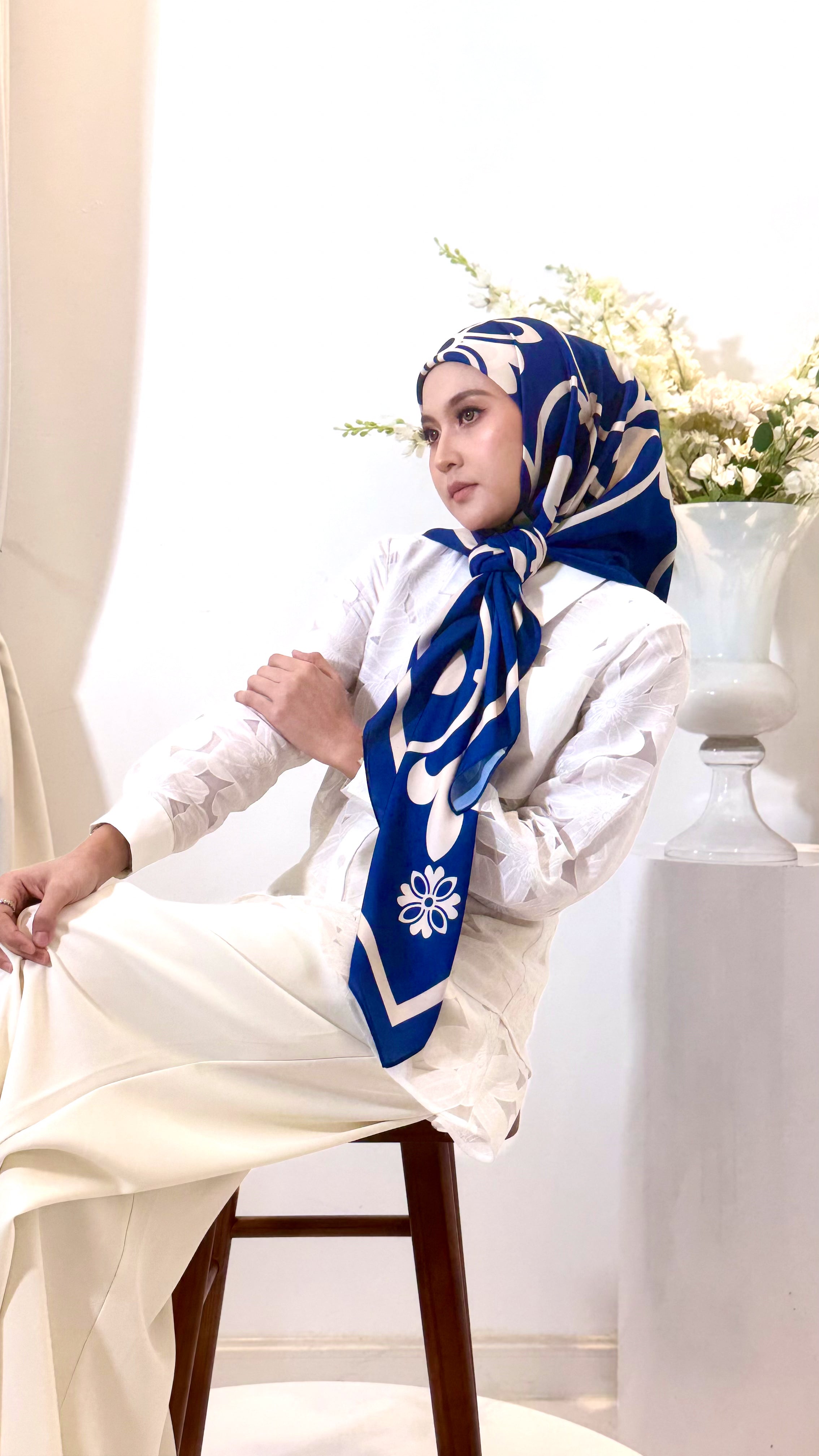 ELARIA SCARF - CLASSIC BLUE