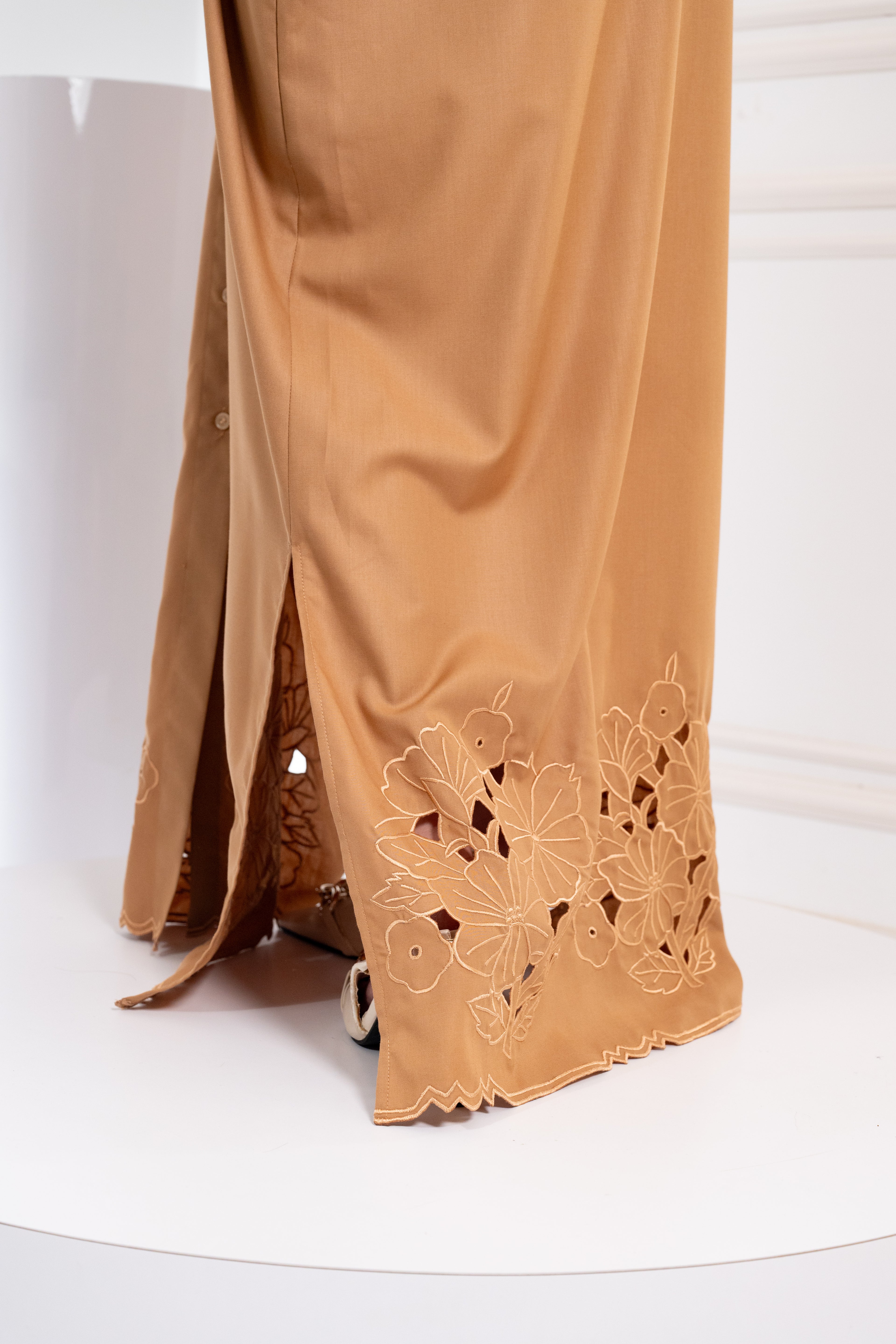ZAHRA SERIES IN CARAMEL CHOCO