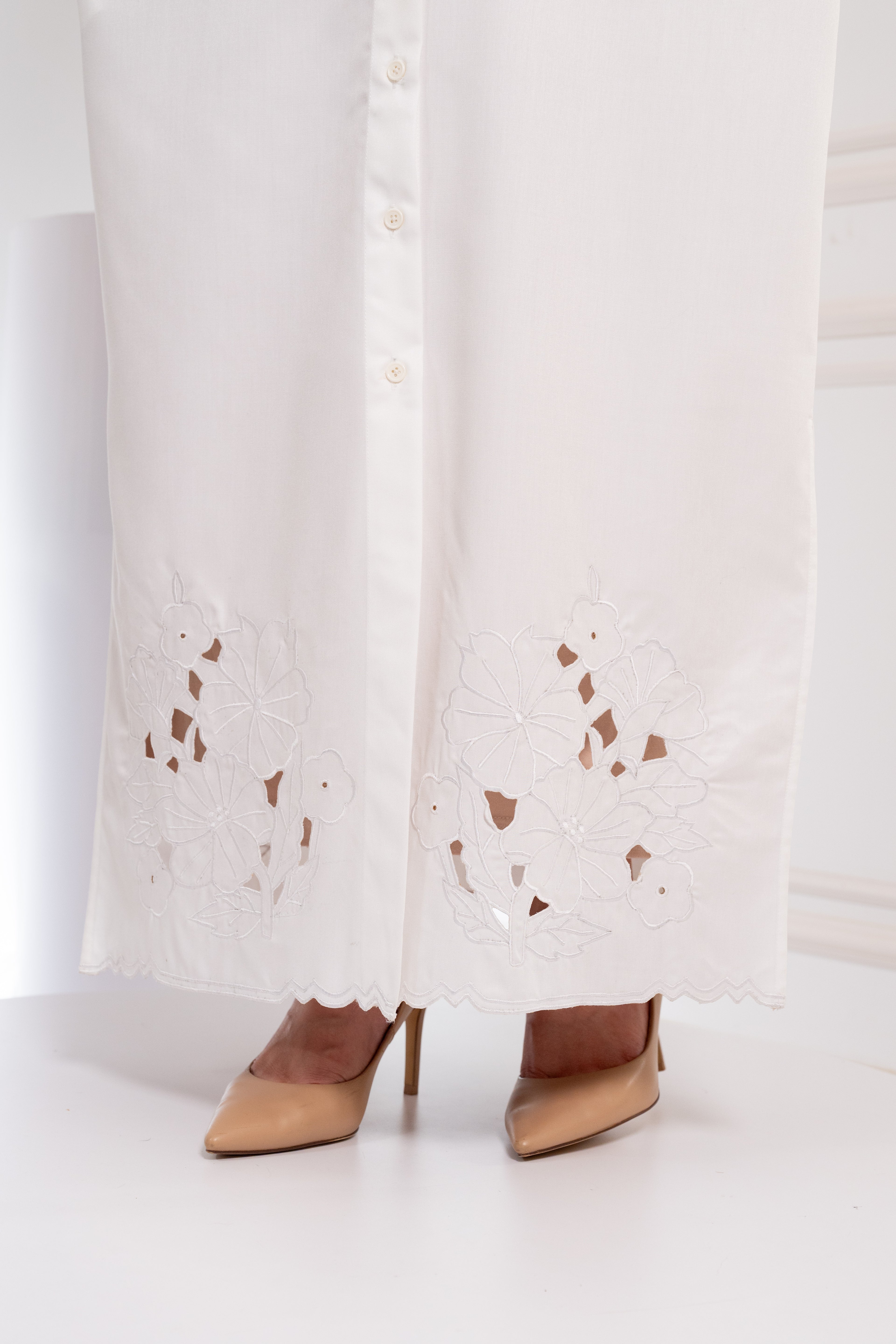ZAHRA SERIES IN DOVE WHITE
